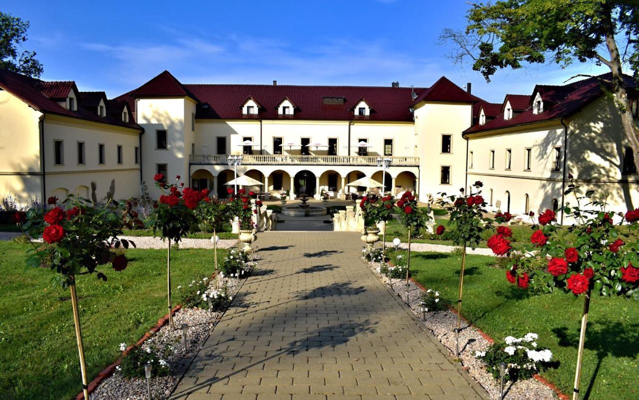 Готель Zamek Kamenny Dvur Kynsperk nad Ohri Екстер'єр фото